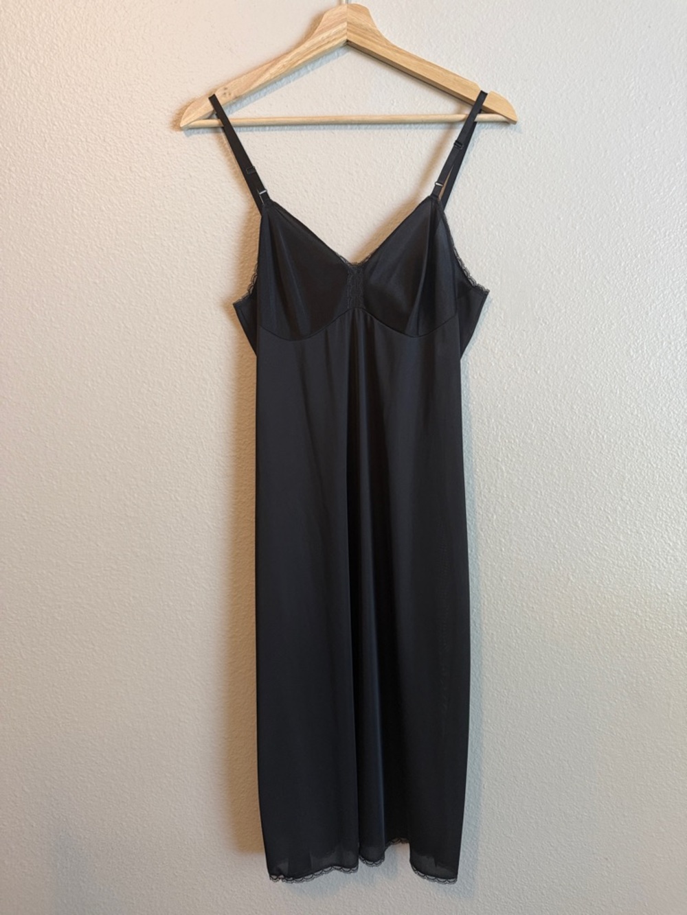Vanity Fair Black Midi Slip Dress 34 L Lace Trim Antron lll Nylon Vintage USA